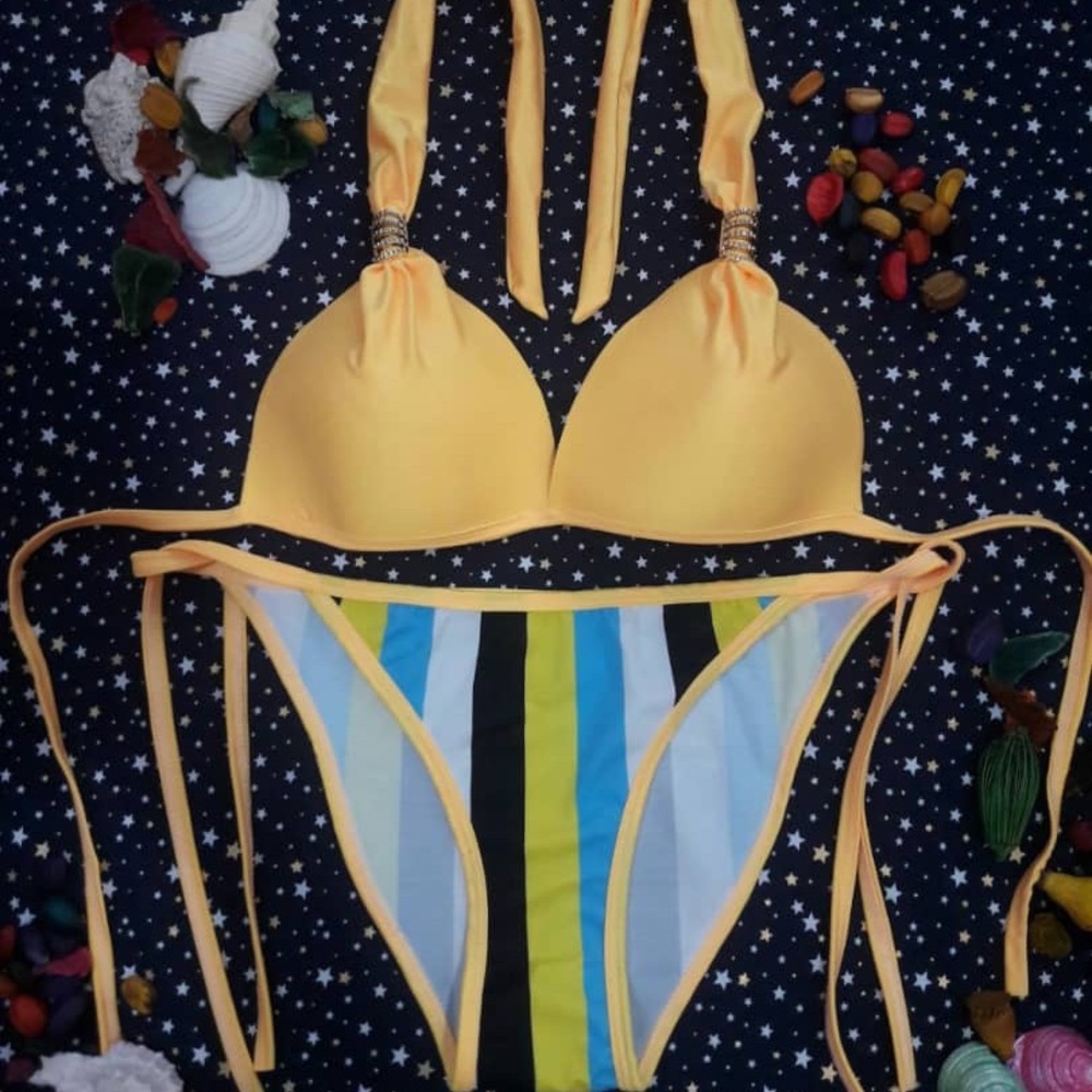 Bikini - Picture 5 of 8